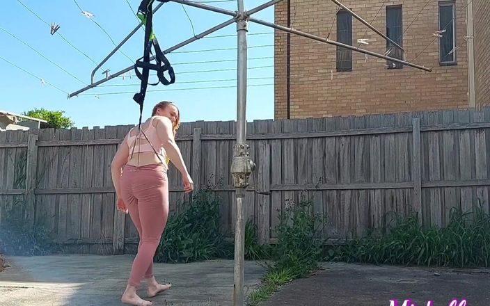 Michellexm: Je ne porte rien d’autre que mon string