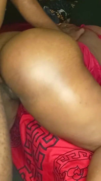 Awek montel dikejutkan selepas berdiri satu malam dengan teman lelaki kawan baiknya