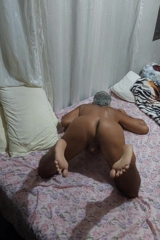 Ladysilvas: Ladysilva Pelada Na Cama Cheia De Tesao Para Fuder Sua...