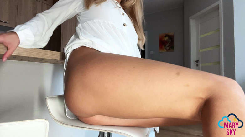 Mary_Sky: कॉलेज गर्ल विशाल डिल्डो के साथ अपनी चूत को जोर से चोदती है