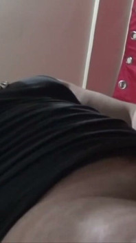 Carlso se acuesta con su colega gay
