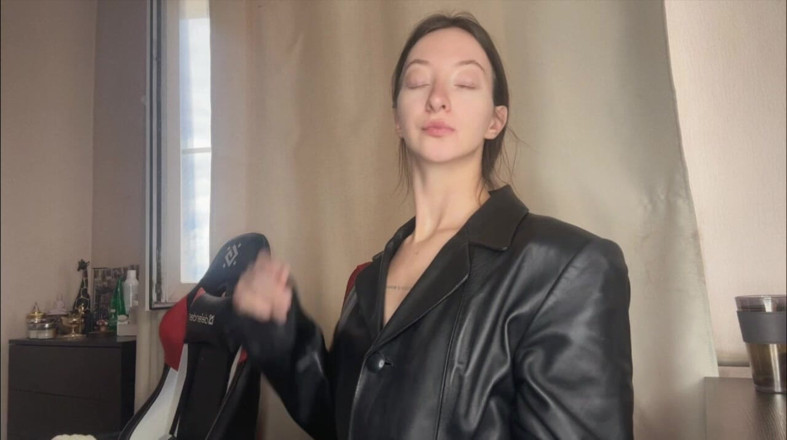 Skinny_lady69: Look Into My Eyes and Don't You Dare Look Away.