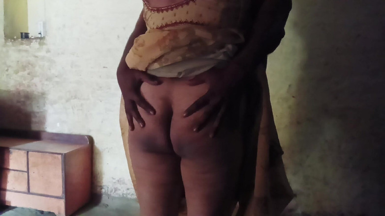 Desi_bhabhi121: Pasangan bugil asik ngocok di desa india