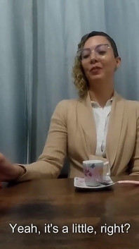 Het meisje in de coffeeshop overtuigen om seks te hebben in de badkamer
