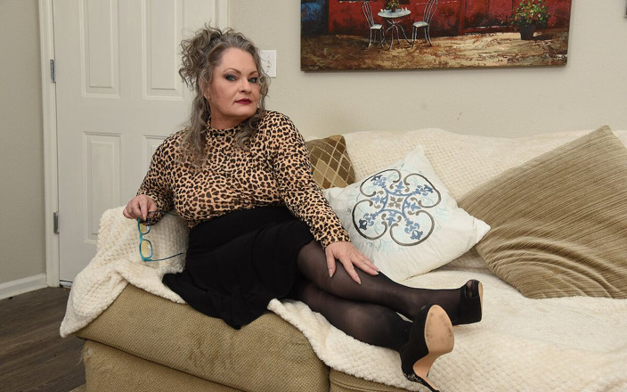 Sinful Feet: BBW-MILF torrey lisa in schwarzer schiere strumpfhose