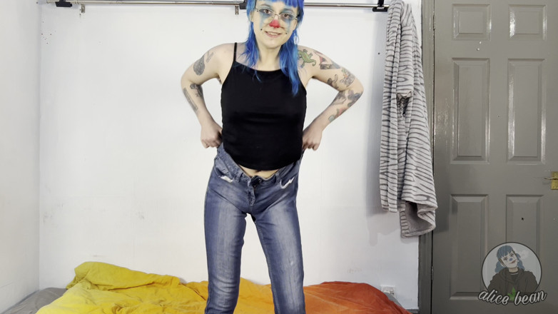 Alice Bean: Plastic Panties Pee