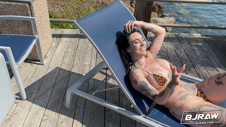 BJ Raw: La BJRAW Misha Montana fait un bordel