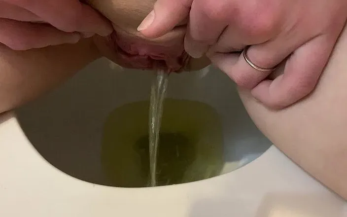 Angel Sky69: She pees in the toilet beautiful beautiful golden shower on...
