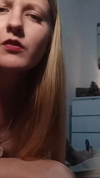 Anale con un piccolo giocattolo