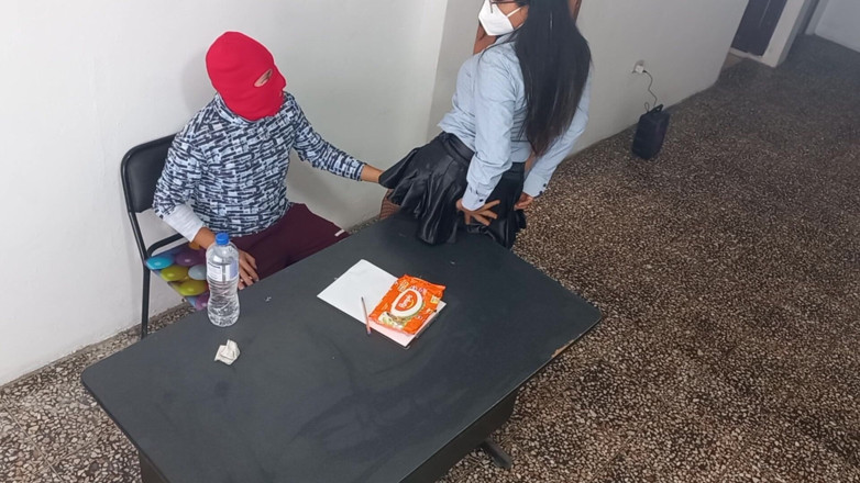 Martin13: आप इस ऑफिस की सबसे शानदार वेश्या हैं! मैंने अपने सौतेले पापा के सेक्रेटरी के साथ खड़े होकर सेक्स किया