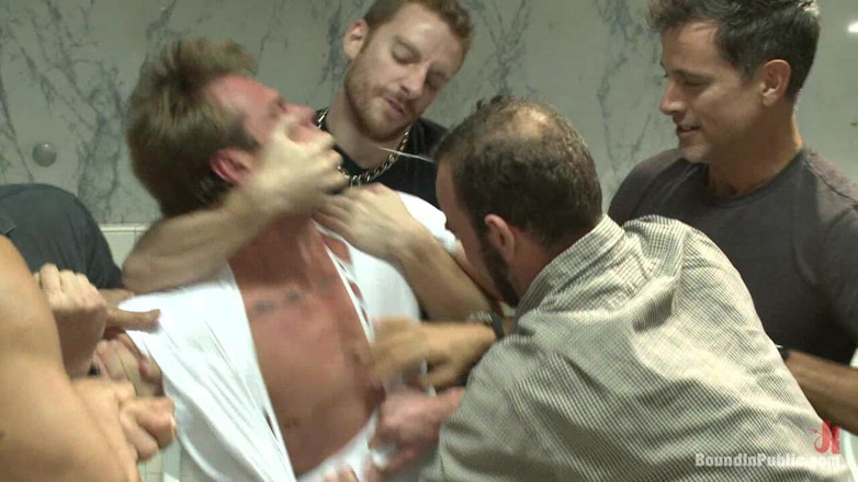Bound in public: Hedef oyun - bip domları kendilerinden birini açıyor