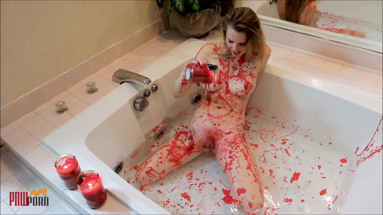 PNW Porn: Hot Wax dalam tab mandi panas