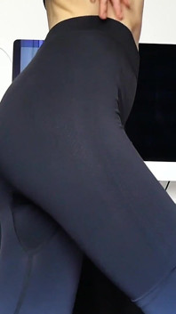 Cameltoe and Yoga Pants Worship