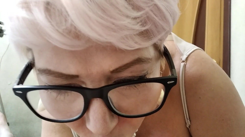 AimeeParadise: I slap my slut wife with a dick on her...