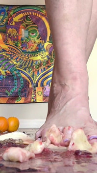 Taille 16, béguin des pieds avec un fruit par une déesse de 67 ans