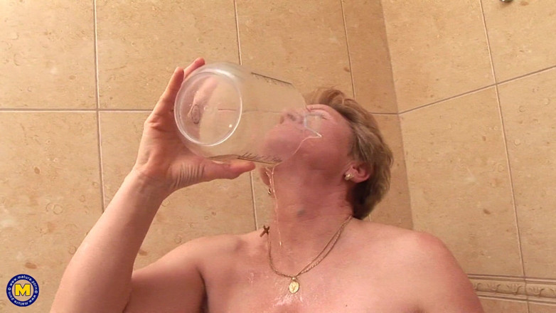 Mature NL: Ей нравятся долгие вещи в жизни