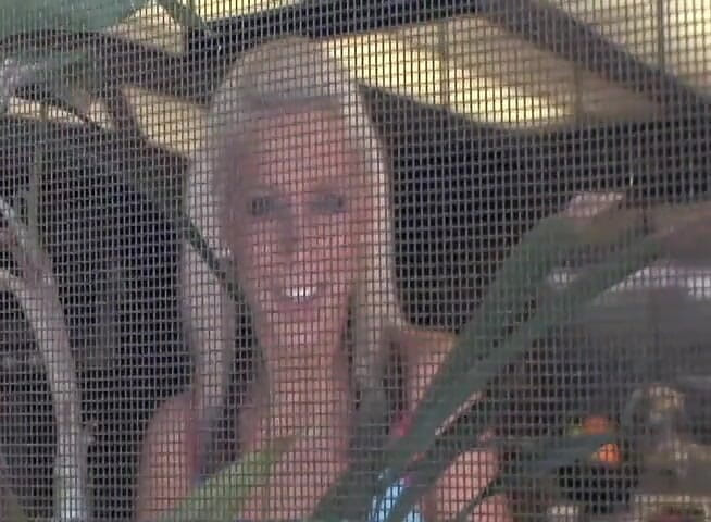 Perfect Porno: Amateur blondine verleidt haar man voor snelle seks