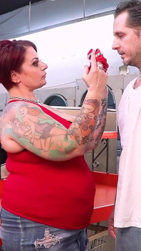 Bbw Erika futută în spălătorie de un străin pe uscător