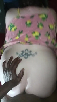 Cewek itu ngentot kontol besar posisi cowgirl
