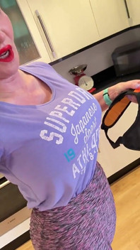 汗まみれの毛深い猫汗をかく34jjおっぱい濡れたパンティー