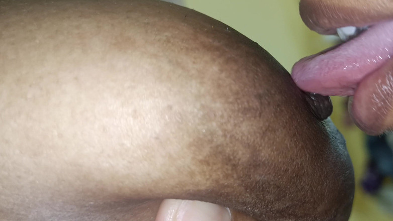 Pushpa studio: 女同舔乳房热辣视频