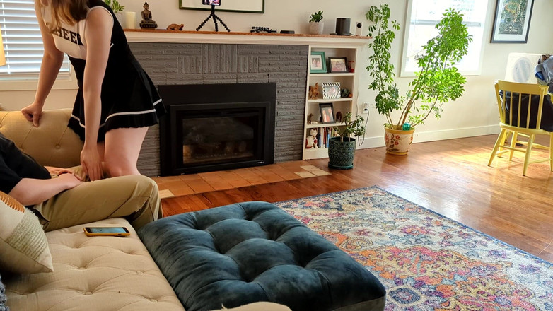 Jess and James TOYST: 치어리더에게 유혹당하는 코치