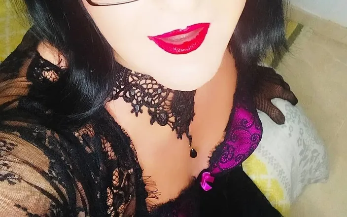 Emma Browne: Naughty T Girl Tits and Cum!