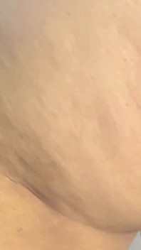 Il a rempli ma chatte de son gros sperme, il m’éjacule deux fois en moi et a fait de ma chatte dégoulinante son propre seau à sperme