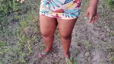 Esposa xerecuda oficial: MILF berpantat besar dengan tetek besar menunjuk-nunjuk