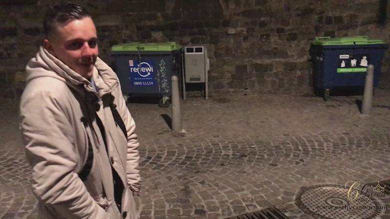 Cathy Crown Production: Oferecida a uma virgem no aniversário de 20 anos dela