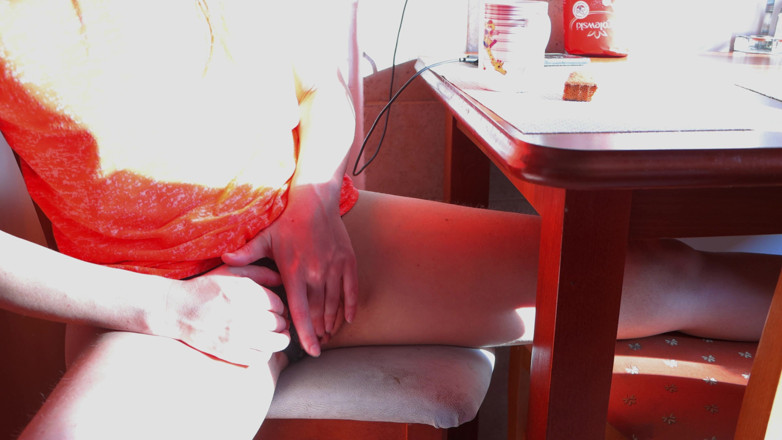 AnnaHomeMix: Beauty Decided to Masturbate at Dawn Over a Cup of...
