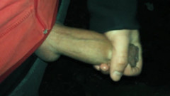 Idmir Sugary: Chlap ze Středního východu vystříká na použitý kondom vyhozen