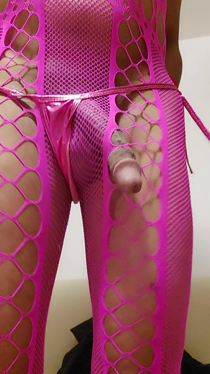 Milah CrossxxX: Milah visar upp sin rosa fisknätssvans