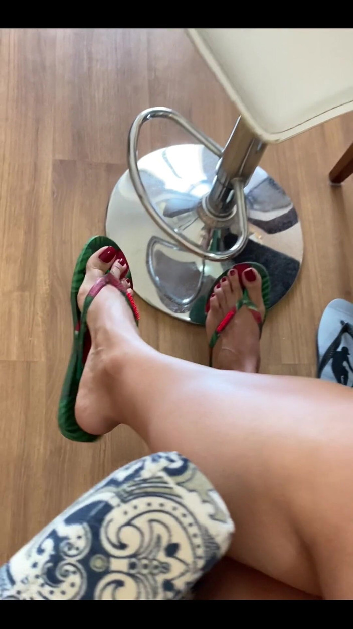 KiffaFeet: Kaki dengan Kuku Berwarna