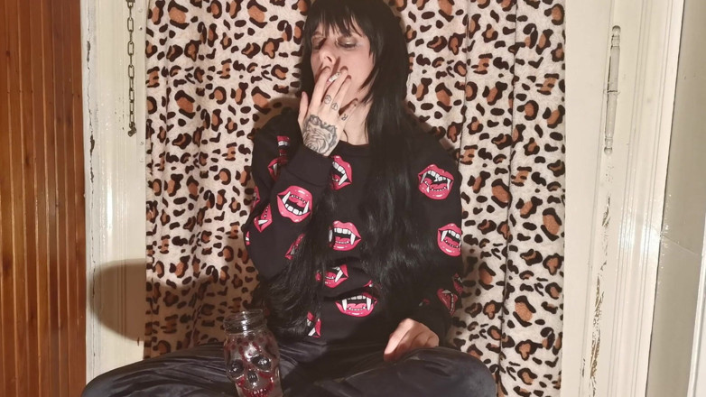 Beth Kinky: Amante puta detrás de escena