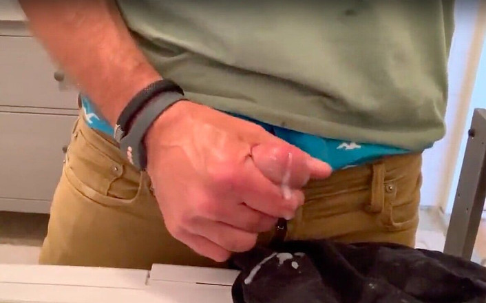 TJenner: Spousta mrdky! Intenzivní orgasmus! Zkouším novou mrtvici, verbál taky