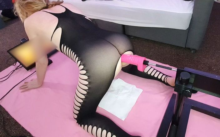 Spike Essex: セクシーな熟女リサアナルディルドがクソマシンで楽しい