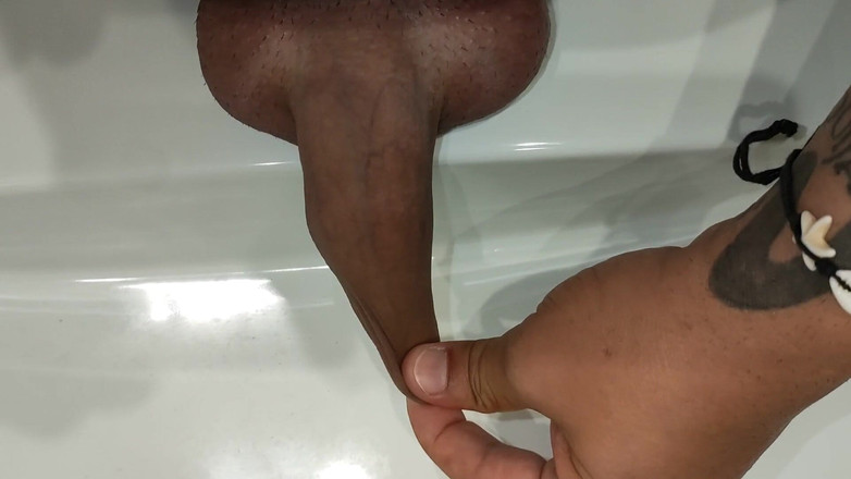Idmir Sugary: Voorhuid spelen - rekken, draaien, knijpen, voorhuid vingeren op onbesneden pik