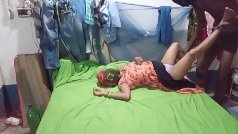 Bengaliauntykichut: Desi Hot Ass Sexy Village Women Romance