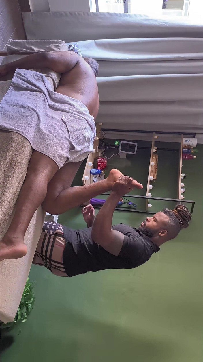 TheBlacKHunterr: Massagem Relaxante Com Gelo