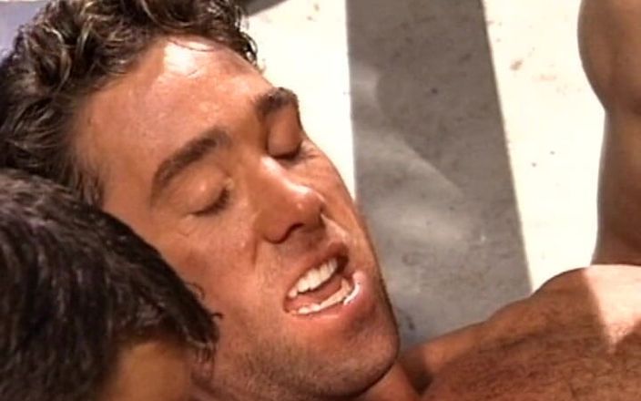 Gay 90's Vintage Porn: 大胆な男性の体の探検#1