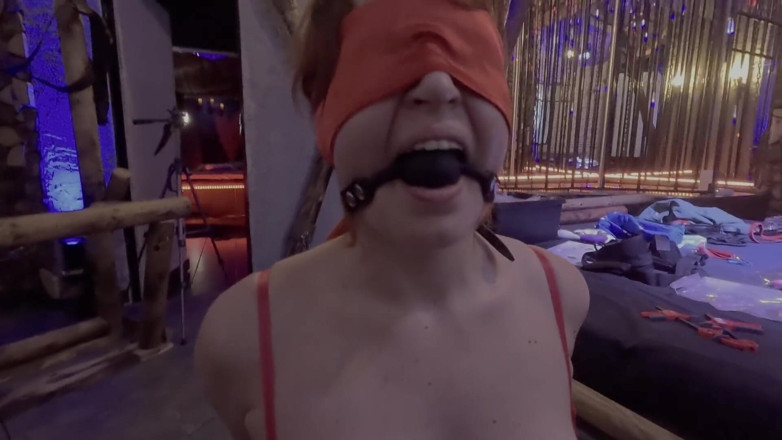 Elena917: Orgasmi multipli su sybian mentre il BDSM bondage gioca nel...
