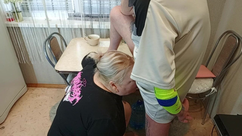 Zona901: Днем я трахаю мою соседку в рот на кухне и кончаю