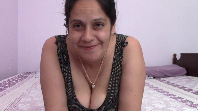 Randy and Deria: 新しい乳母