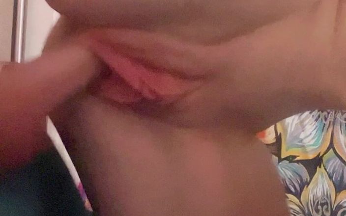 YourSexyRabbit: 그는 나를 따먹어 너무 좋아서 사랑에 빠졌어