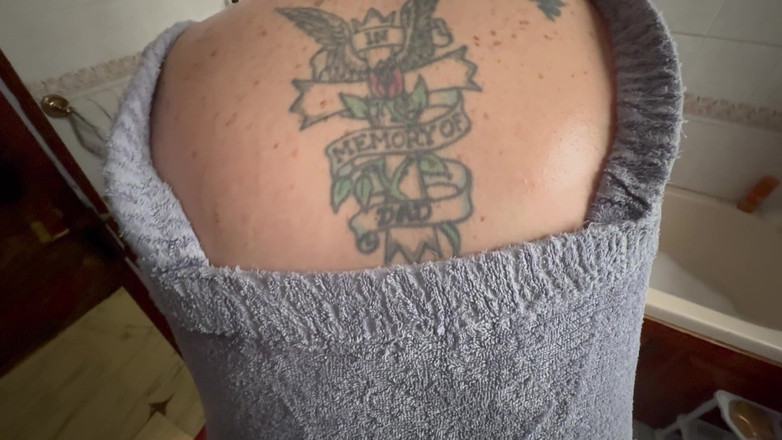 Aaexperiencesltd: Parte 1 Quando o mordomo de Satana toma banho e massageia...