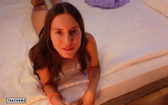 GoldTeachers: Pov pompino e scopata con una splendida ragazza