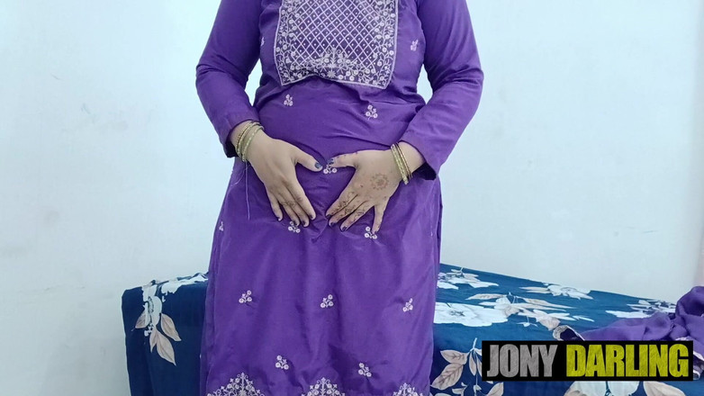 Jony Darling: Une belle-mère indienne séduit son beau-fils quand tous les deux...