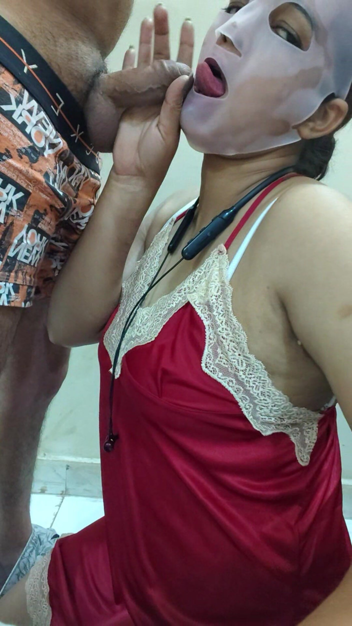 bhabhi ki chudayi: Meio-irmão fodeu a boca da meia-irmã