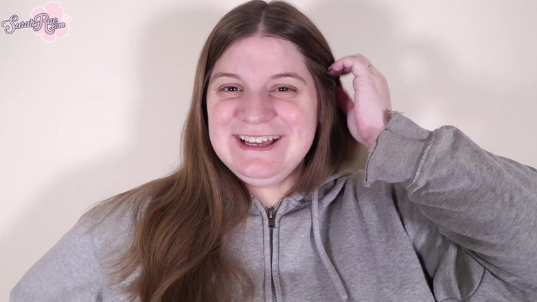 Sarah Rae: Date Überrascht Dich Mit Riesigen Möpsen